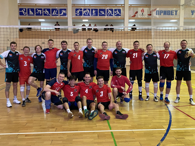 В СК «Химик» стартовал открытый чемпионат Россошанского района по волейболу среди мужских команд в рамках 12-го сезона любительской волейбольной лиги. В СК «Химик» стартовал открытый чемпионат Россошанского района по волейболу среди мужских команд в рамках 12-го сезона любительской волейбольной лиги.